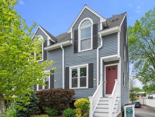 9 School Street 9, Natick, MA 01760