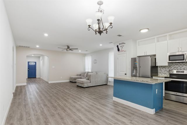 707 E College Street, Terrell, TX 75160