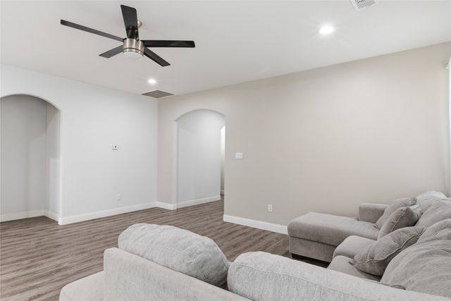 707 E College Street, Terrell, TX 75160