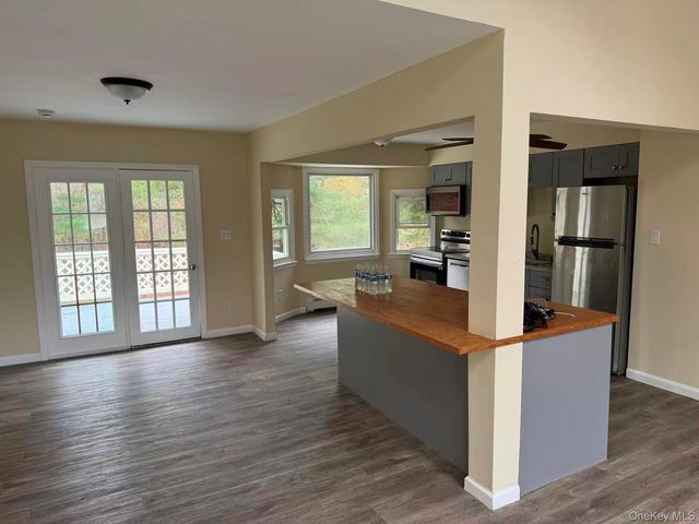 20 Westfield Road, Coram, NY 11727