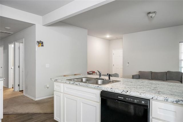 1025 S Colt Lane, Mustang, OK 73064