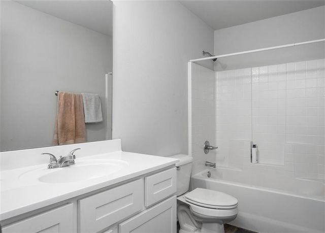 1025 S Colt Lane, Mustang, OK 73064