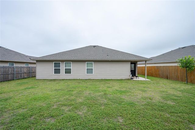 1025 S Colt Lane, Mustang, OK 73064