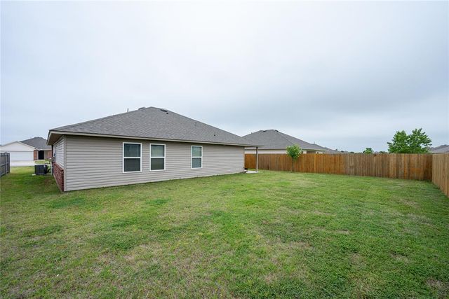 1025 S Colt Lane, Mustang, OK 73064
