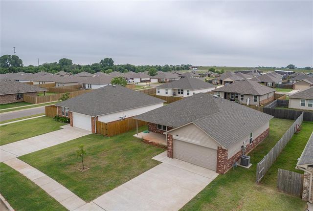 1025 S Colt Lane, Mustang, OK 73064