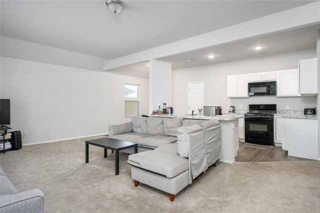 1025 S Colt Lane, Mustang, OK 73064