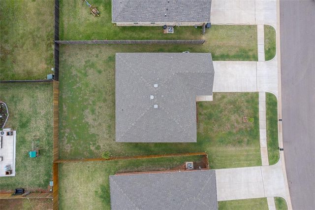 1025 S Colt Lane, Mustang, OK 73064