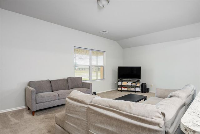 1025 S Colt Lane, Mustang, OK 73064