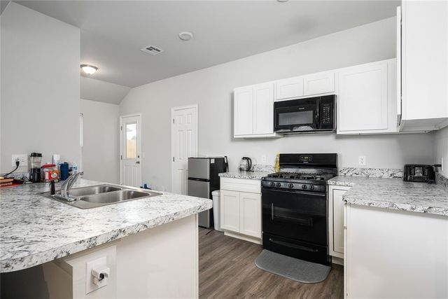 1025 S Colt Lane, Mustang, OK 73064