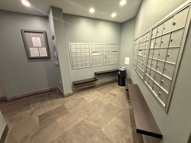 12 Stoneholm St 309, Boston, MA 02215