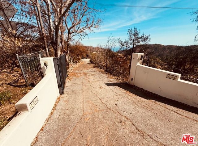 2566 Tuna Canyon Road, Topanga (los Angeles), CA 90290