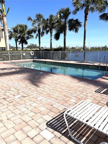 3825 45TH TERRACE W 104, Bradenton, FL 34210