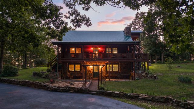 863 Porch Rock Road, Pikeville, TN 37367