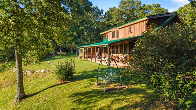 863 Porch Rock Road, Pikeville, TN 37367