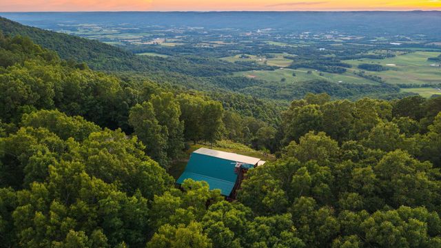 863 Porch Rock Road, Pikeville, TN 37367