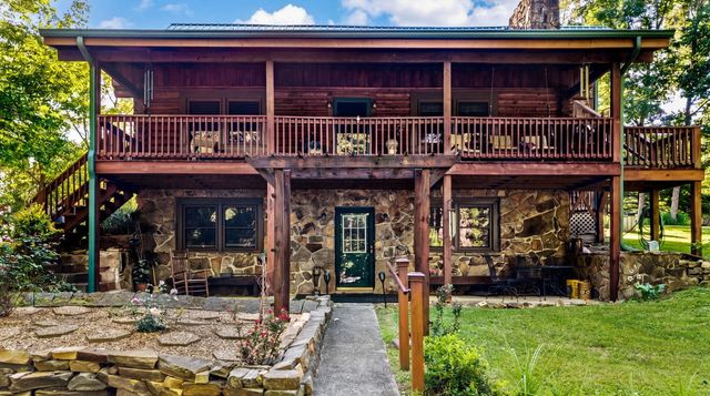 863 Porch Rock Road, Pikeville, TN 37367