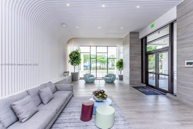 2920 NE 207th St 801, Aventura, FL 33180