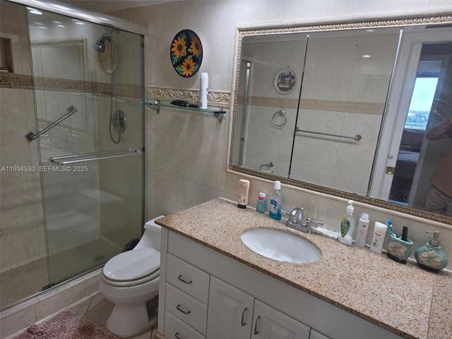 3180 S Ocean Dr 1617, Hallandale Beach, FL 33009