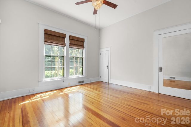 130 N Mulberry Street, Statesville, NC 28677