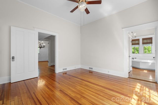 130 N Mulberry Street, Statesville, NC 28677