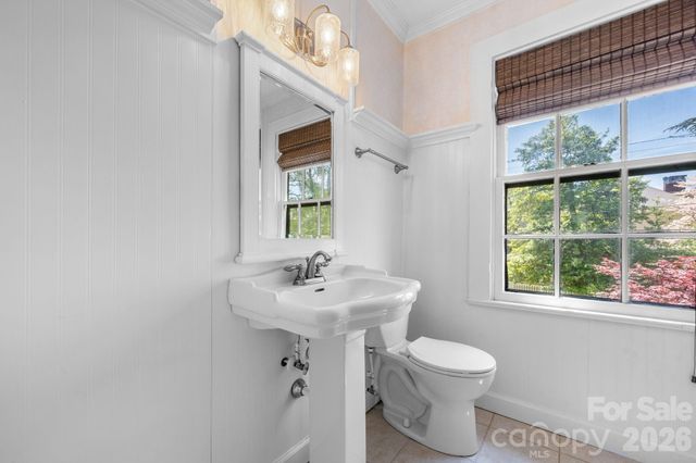 130 N Mulberry Street, Statesville, NC 28677