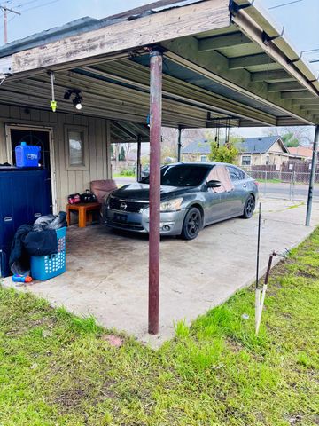 1141 N E St, Stockton, CA 95205