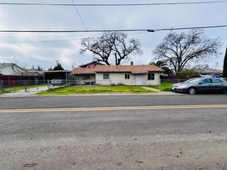 1141 N E St, Stockton, CA 95205