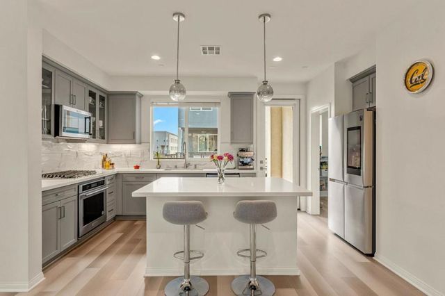 157 Steely, Irvine, CA 92614