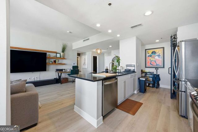 2870 Pharr Court South NW 3002, Atlanta, GA 30305