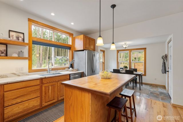 1061 53rd Street, Port Townsend, WA 98368