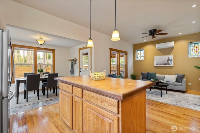 1061 53rd Street, Port Townsend, WA 98368