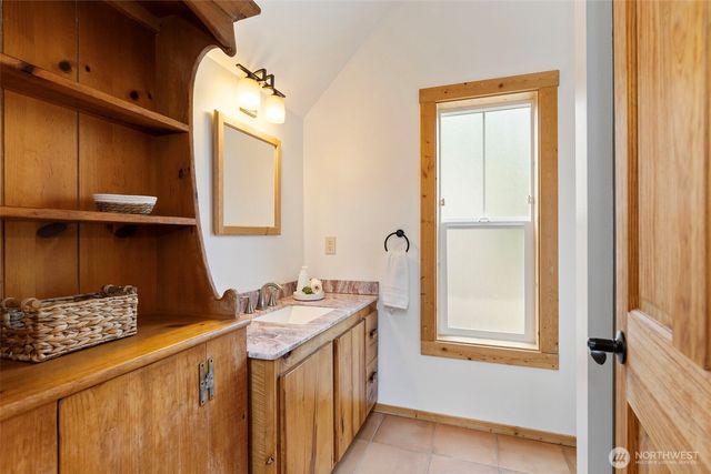 1061 53rd Street, Port Townsend, WA 98368