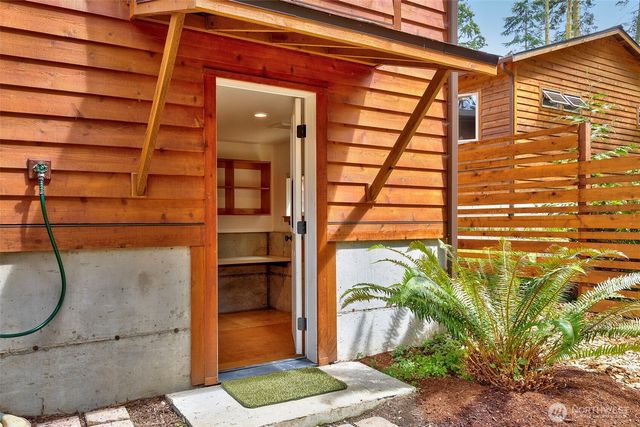 1061 53rd Street, Port Townsend, WA 98368