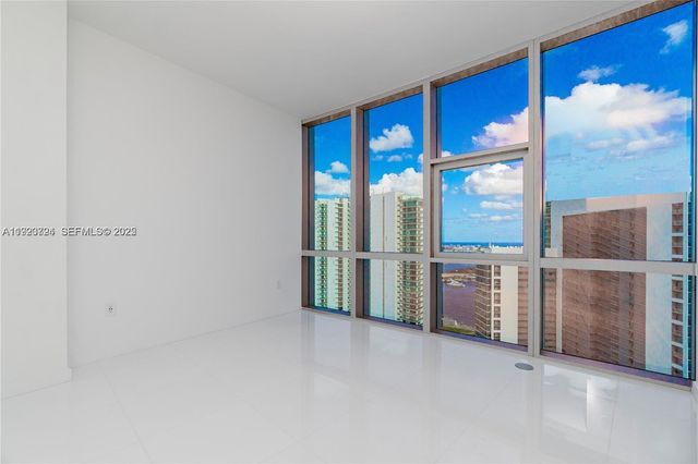 851 NE 1st Avenue 4911, Miami, FL 33132
