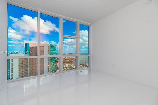 851 NE 1st Avenue 4911, Miami, FL 33132