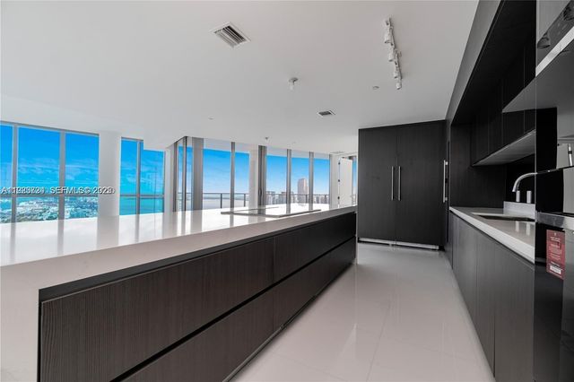 851 NE 1st Avenue 4911, Miami, FL 33132
