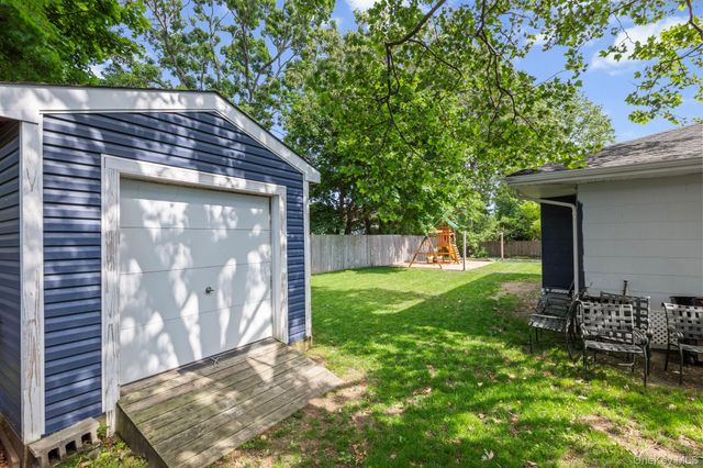 21 Choate Avenue, Selden, NY 11784