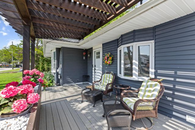 21 Choate Avenue, Selden, NY 11784