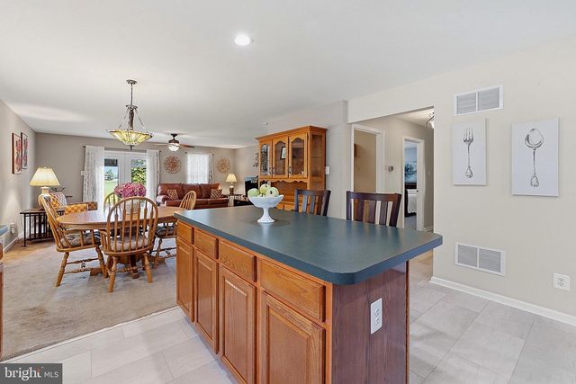 22 BEAR CREEK DR, Mantua, NJ 08051