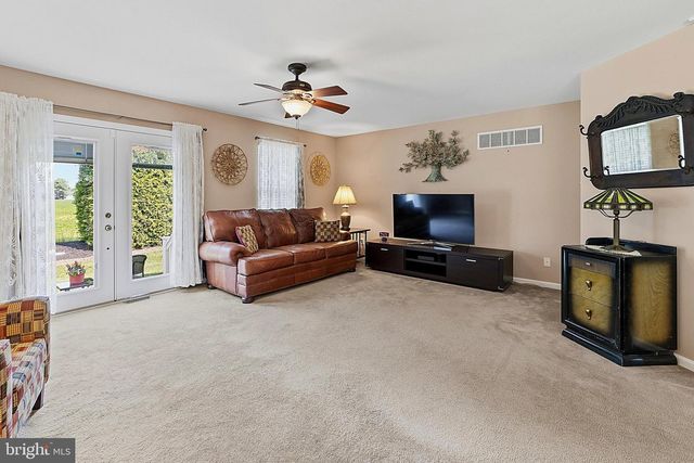 22 BEAR CREEK DR, Mantua, NJ 08051