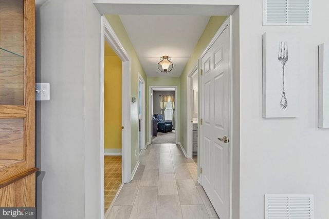 22 BEAR CREEK DR, Mantua, NJ 08051
