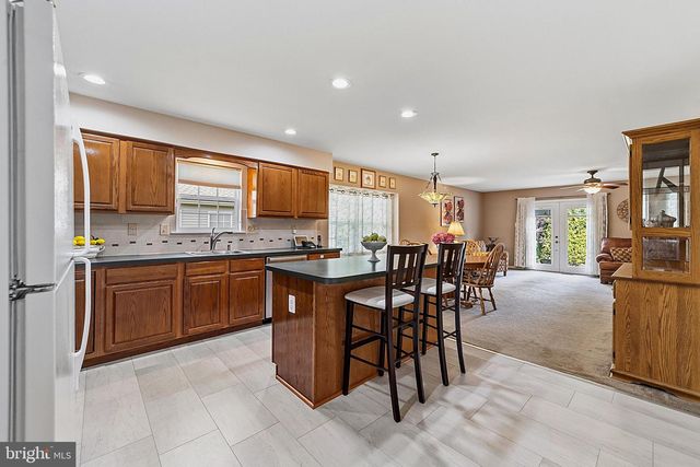 22 BEAR CREEK DR, Mantua, NJ 08051
