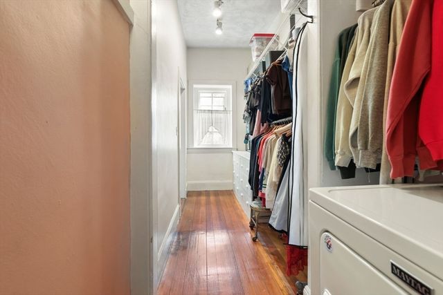 754 Centre Street 9, Boston, MA 02130