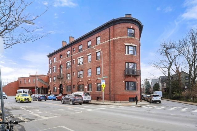 754 Centre Street 9, Boston, MA 02130