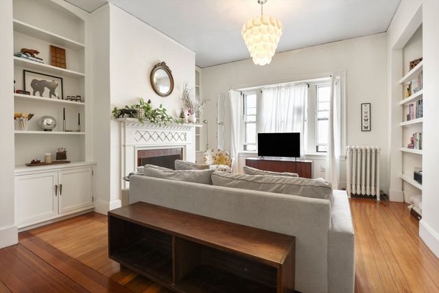 754 Centre Street 9, Boston, MA 02130