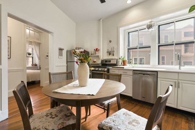 754 Centre Street 9, Boston, MA 02130