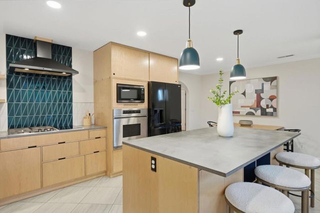 1652 Kentfield Avenue, Redwood City, CA 94061