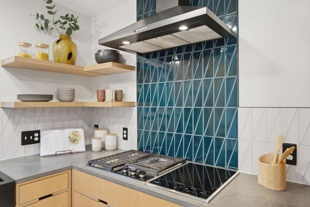 1652 Kentfield Avenue, Redwood City, CA 94061