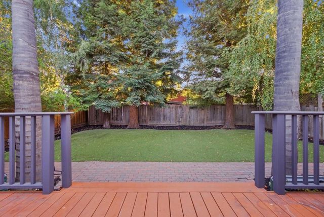 1652 Kentfield Avenue, Redwood City, CA 94061