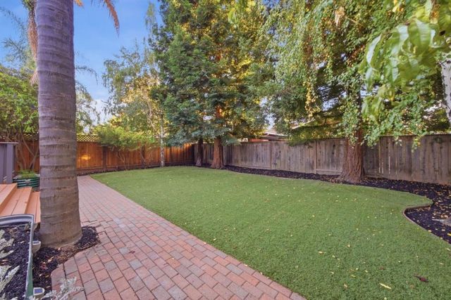 1652 Kentfield Avenue, Redwood City, CA 94061
